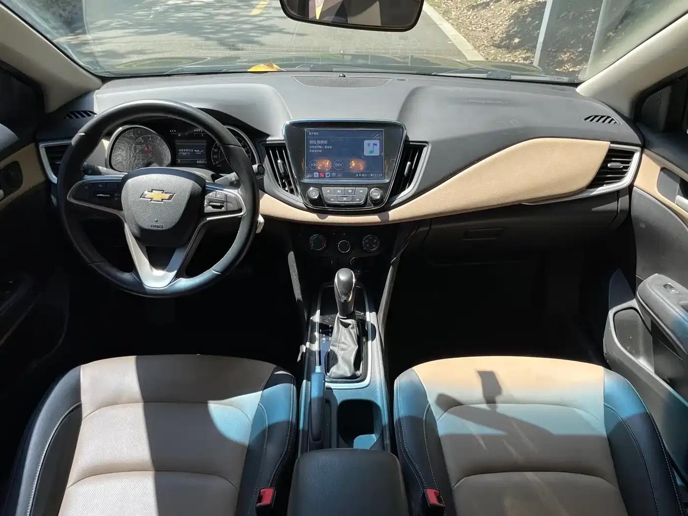 Chevrolet Cruze 2022 320 Automatic Enjoy Sunroof Edition — миниатюра 10