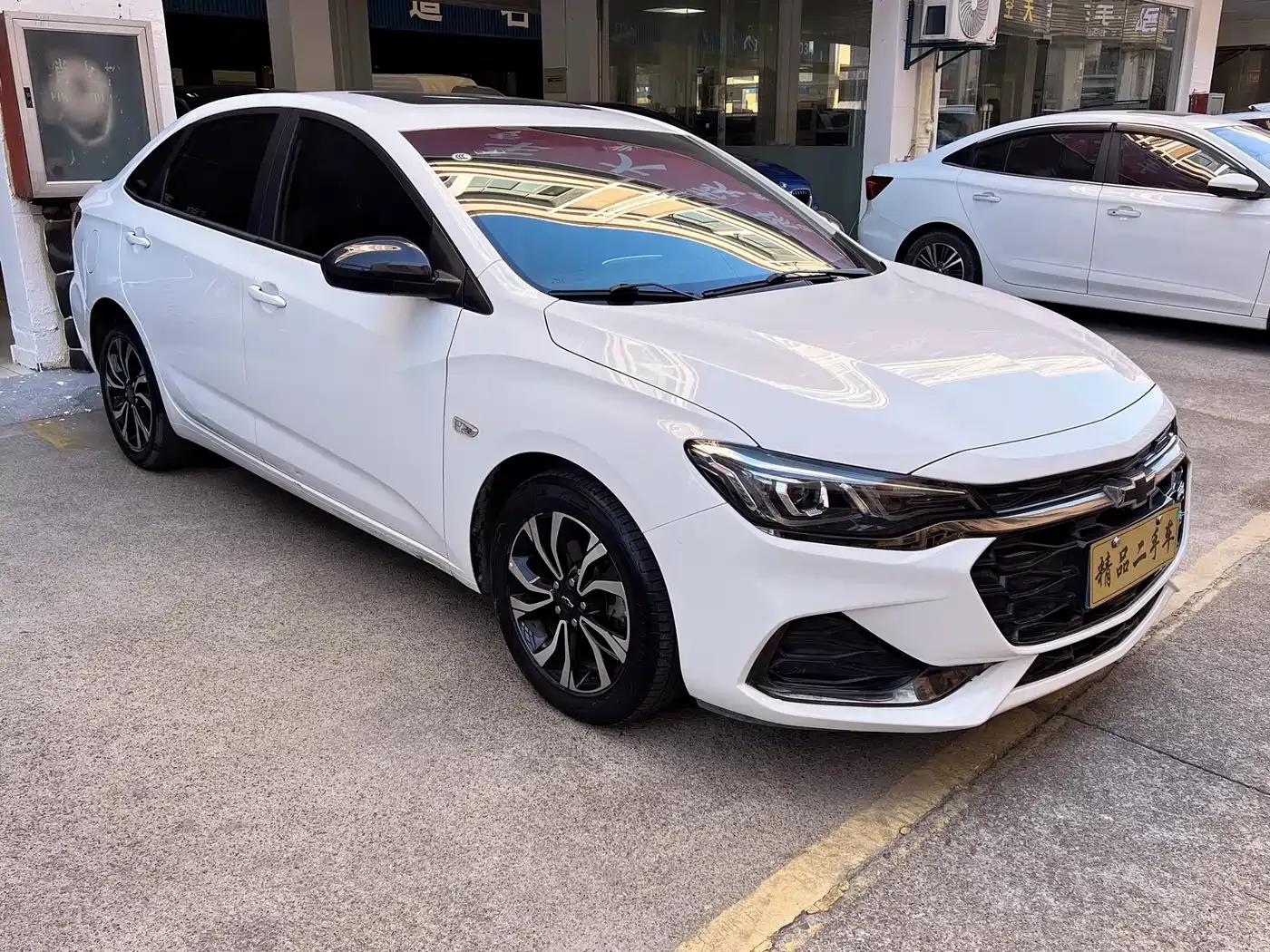 Chevrolet Cruze 2022 Mild Hybrid RS 330T Automatic Comfort Edition — миниатюра 2