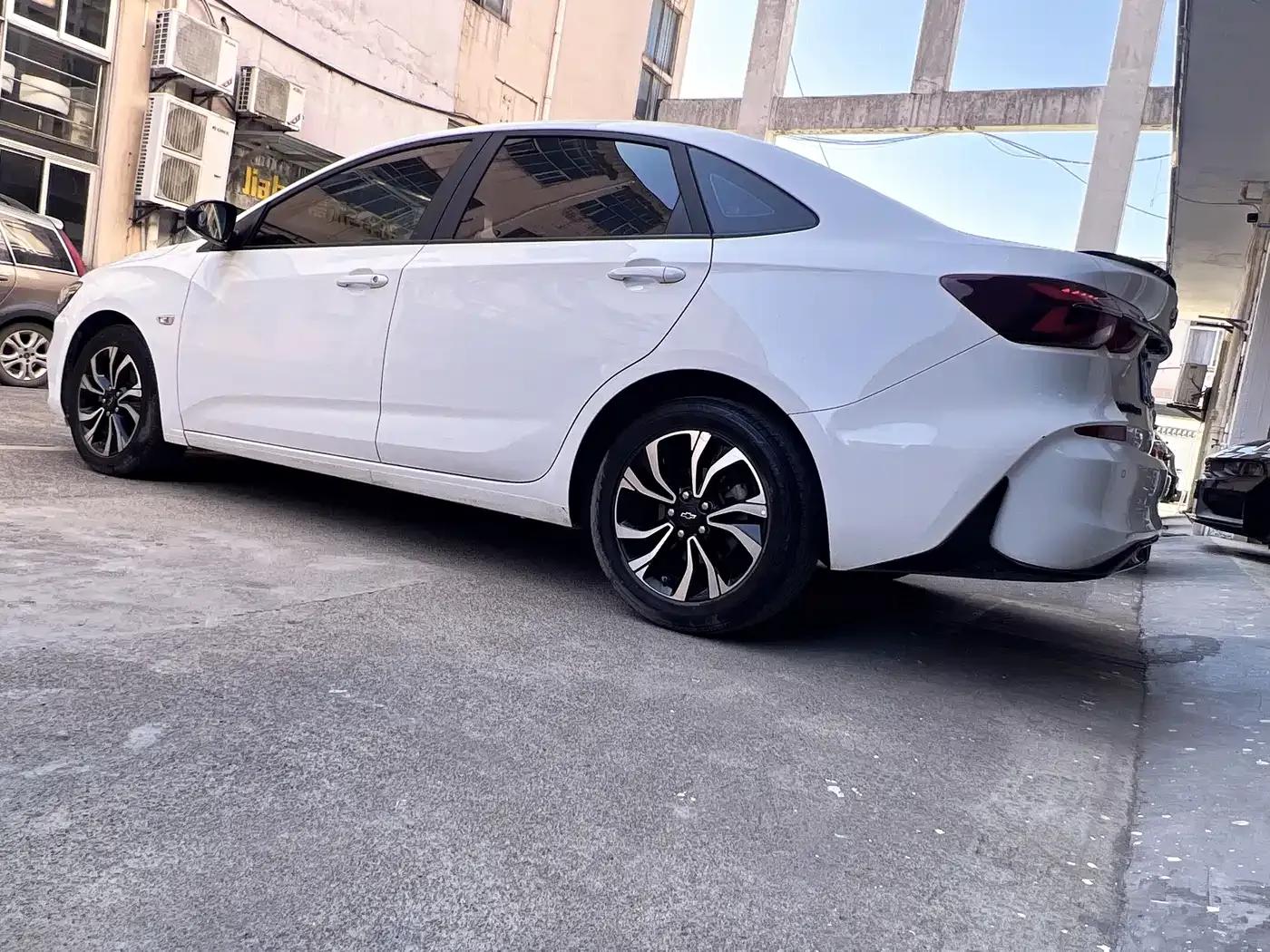Chevrolet Cruze 2022 Mild Hybrid RS 330T Automatic Comfort Edition — миниатюра 4