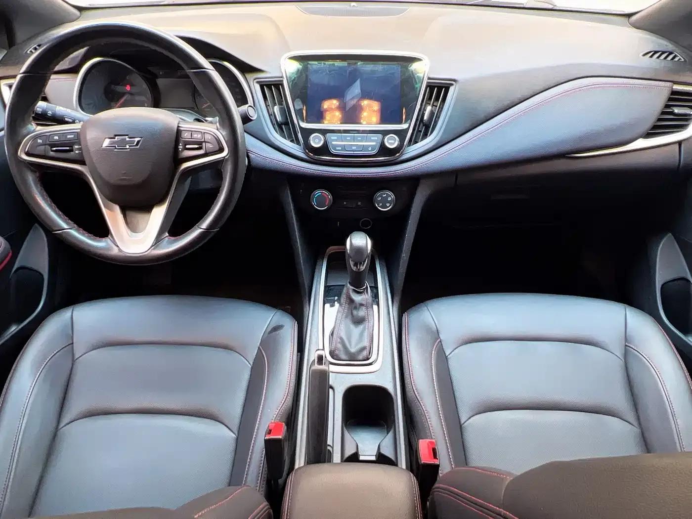 Chevrolet Cruze 2022 Mild Hybrid RS 330T Automatic Comfort Edition — миниатюра 8