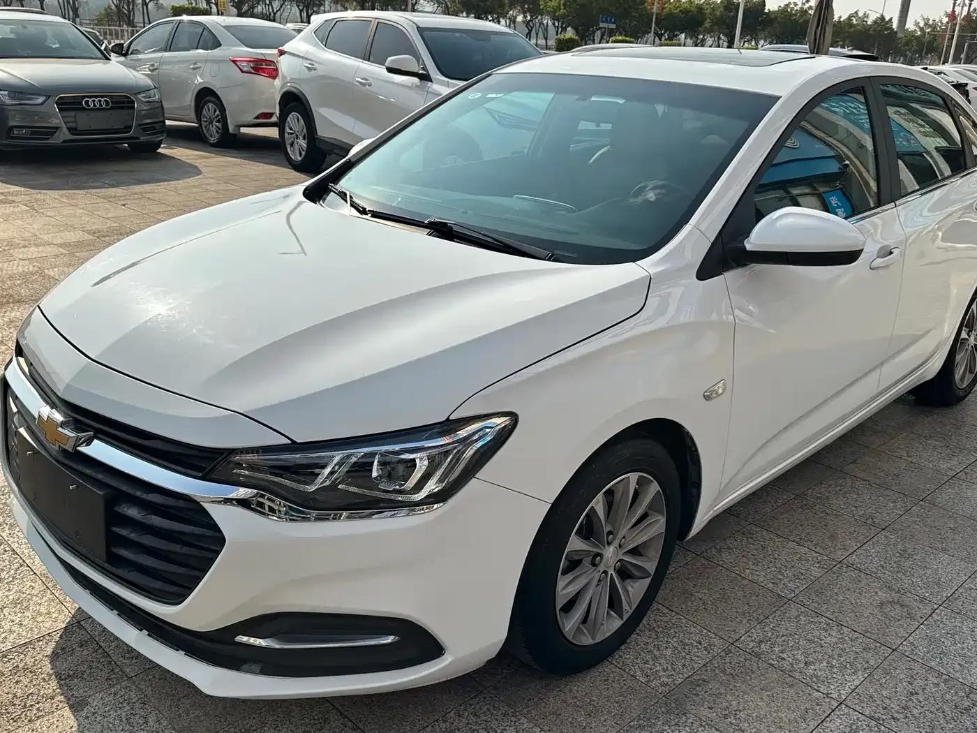 Chevrolet Cruze 2022 320 Automatic Enjoy Sunroof Edition — миниатюра 3