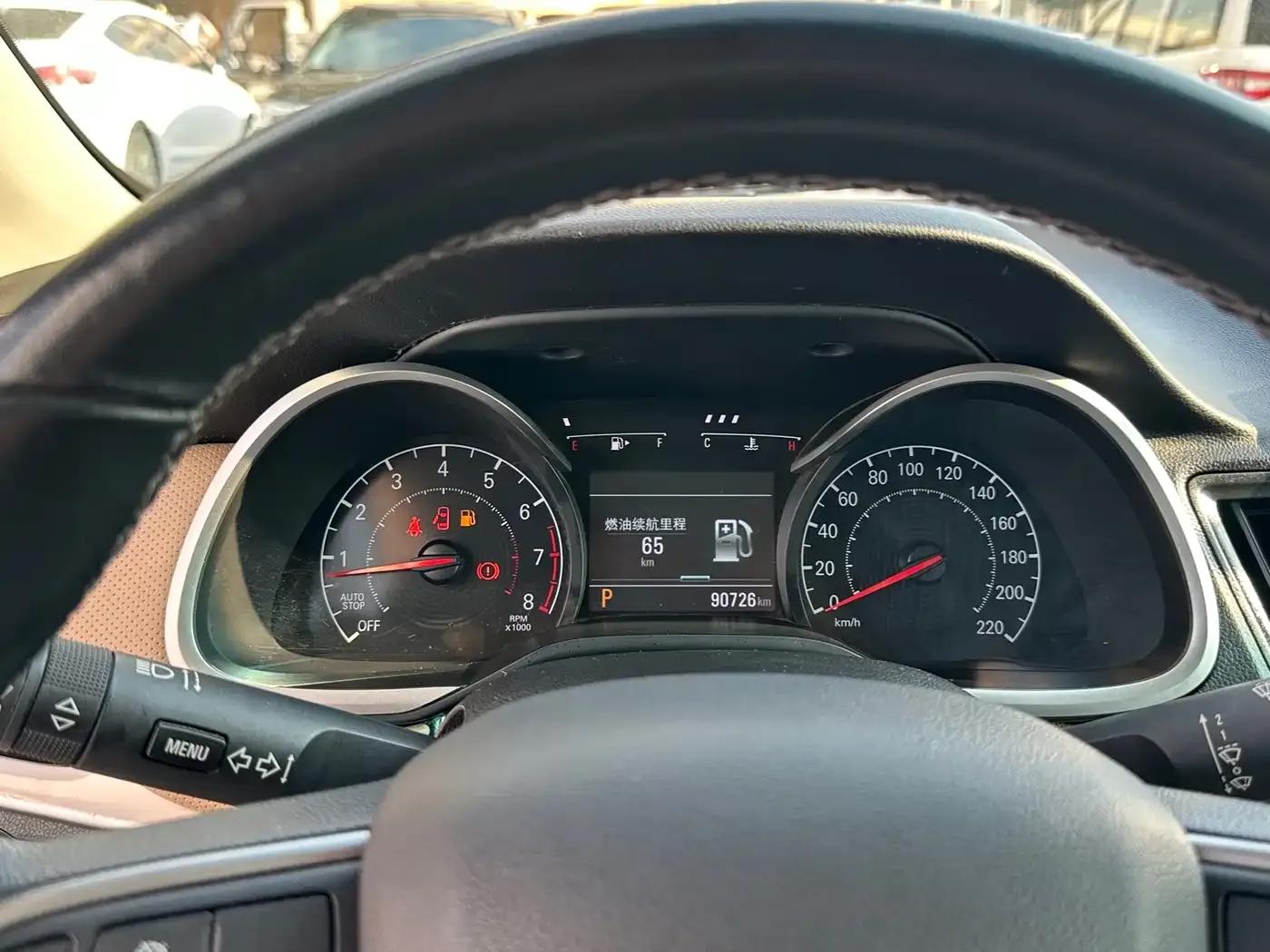 Chevrolet Cruze 2022 320 Automatic Enjoy Sunroof Edition — миниатюра 4