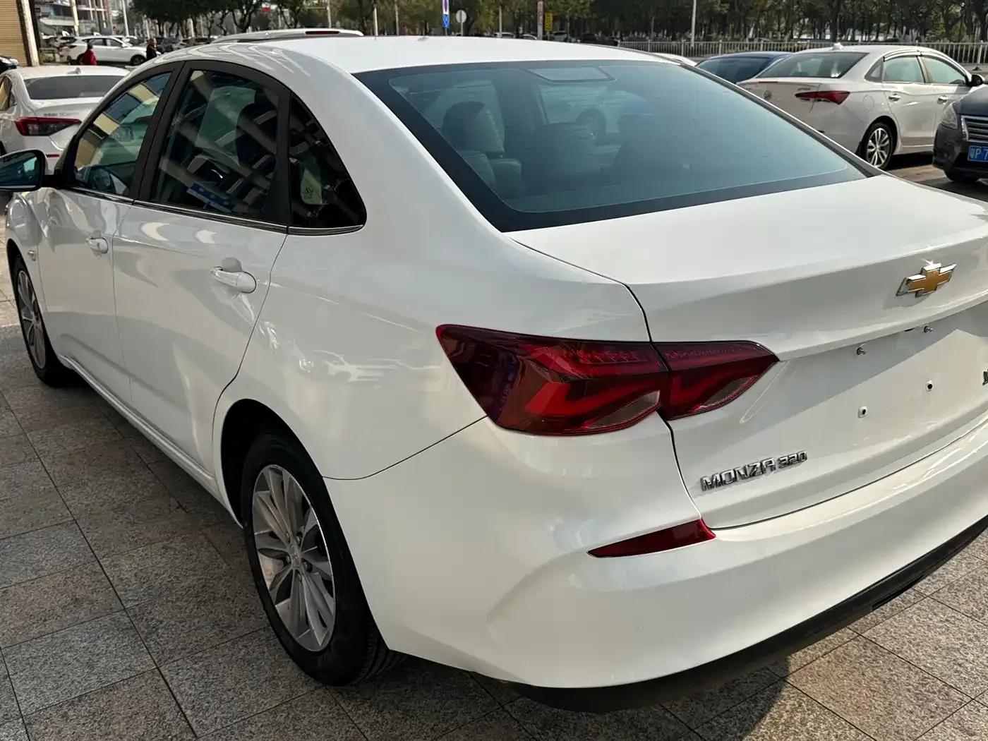 Chevrolet Cruze 2022 320 Automatic Enjoy Sunroof Edition — миниатюра 9