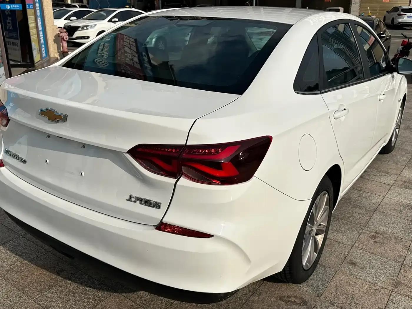 Chevrolet Cruze 2022 320 Automatic Enjoy Sunroof Edition — миниатюра 10