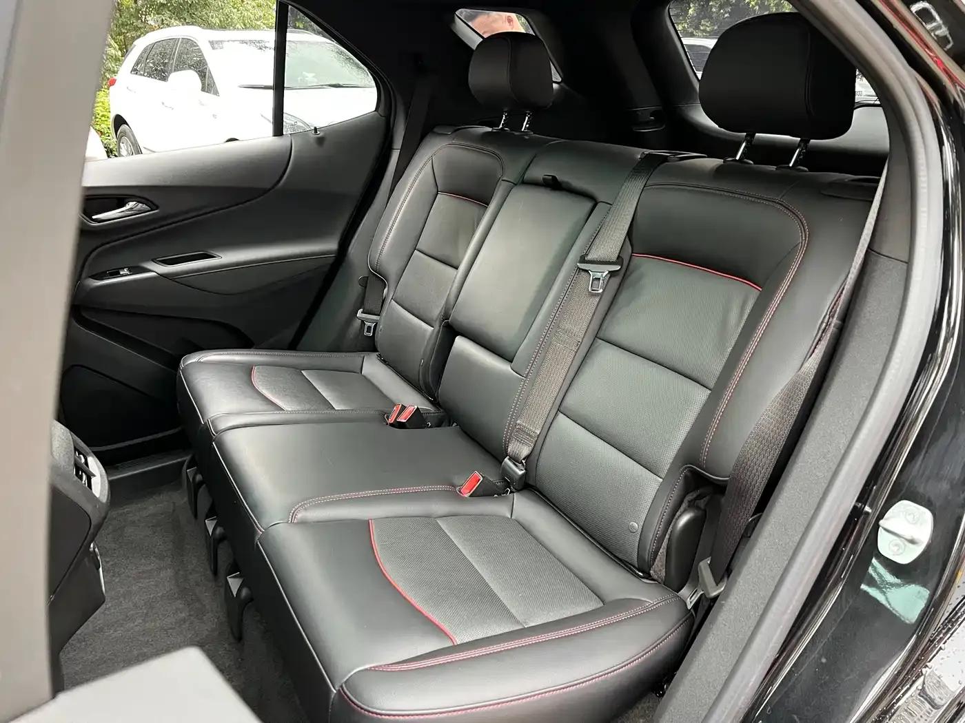Equinox 2022 Mild Hybrid 550T RS Intelligent Crossover Edition — миниатюра 11