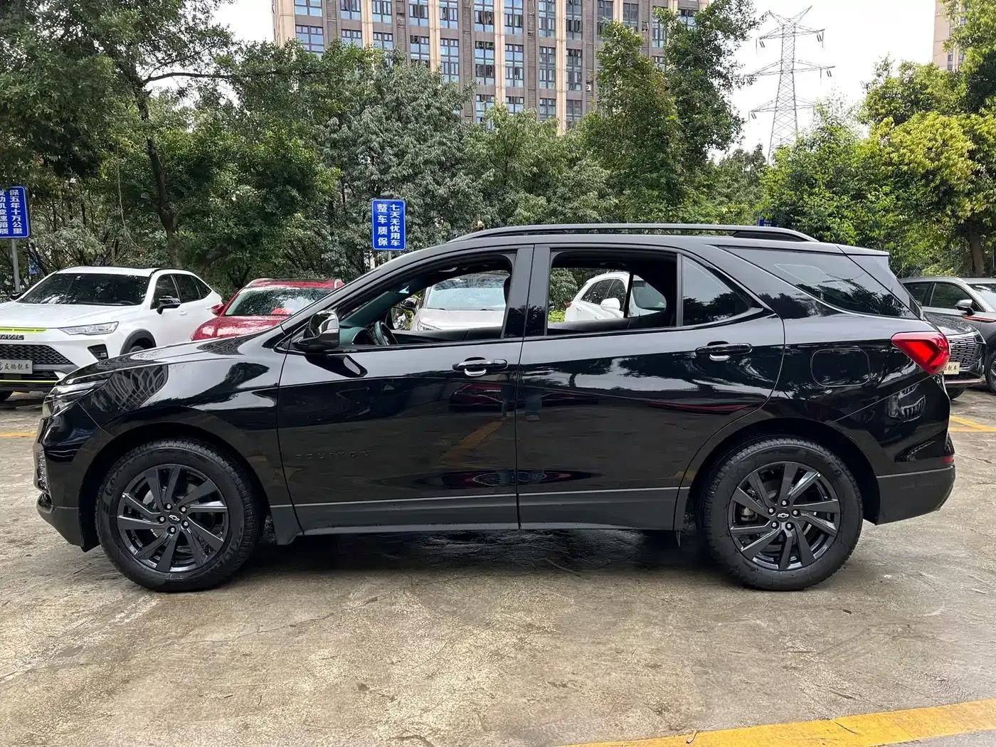 Equinox 2022 Mild Hybrid 550T RS Intelligent Crossover Edition — миниатюра 6