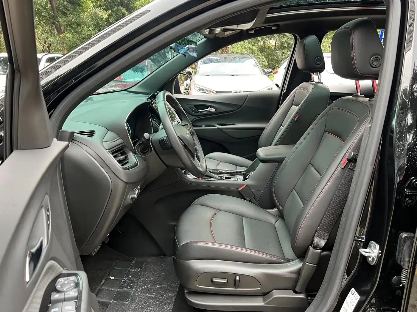 Equinox 2022 Mild Hybrid 550T RS Intelligent Crossover Edition — миниатюра 8