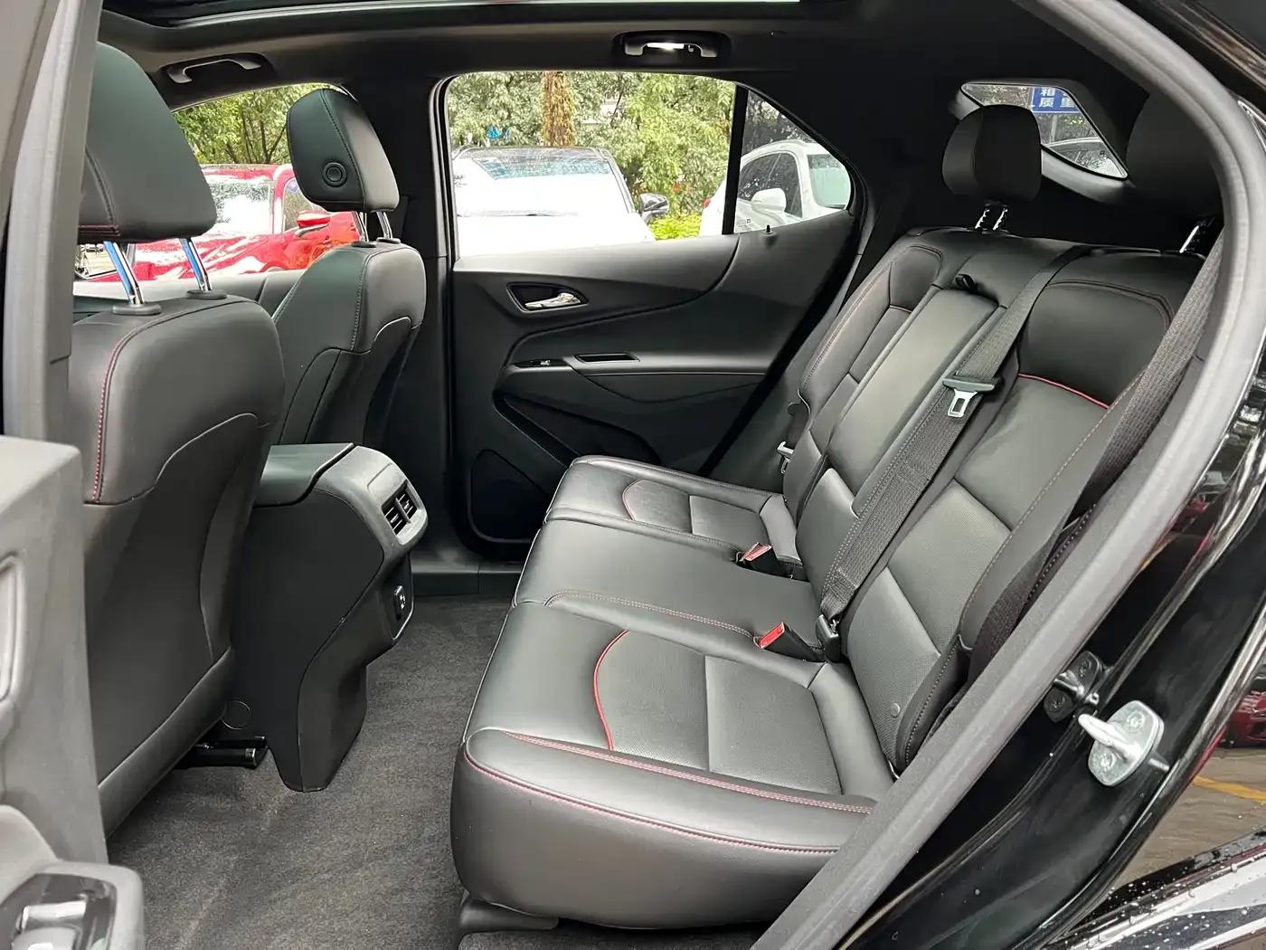 Equinox 2022 Mild Hybrid 550T RS Intelligent Crossover Edition — миниатюра 10