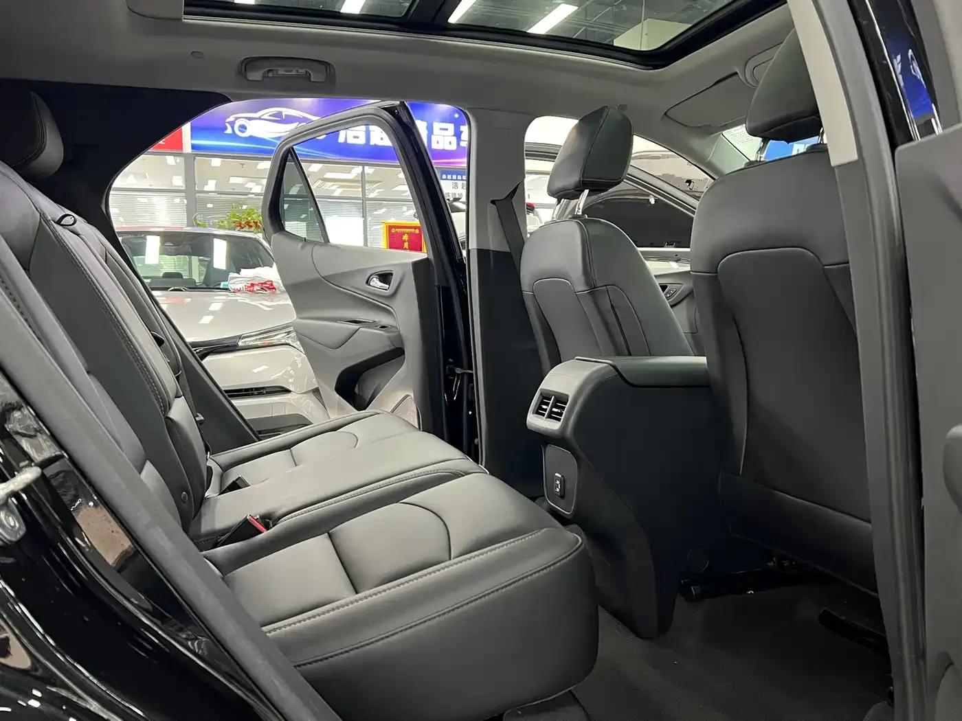 2022 Chevrolet Equinox 535T Cross Edition — миниатюра 9