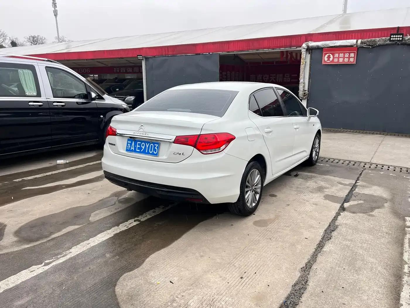 Citroën C4L 2015 1.8L Automatic Luxury Edition — миниатюра 19