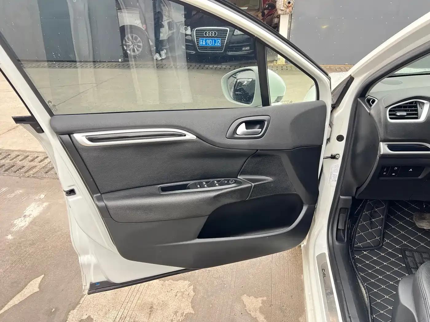 Citroën C4L 2015 1.8L Automatic Luxury Edition — миниатюра 5