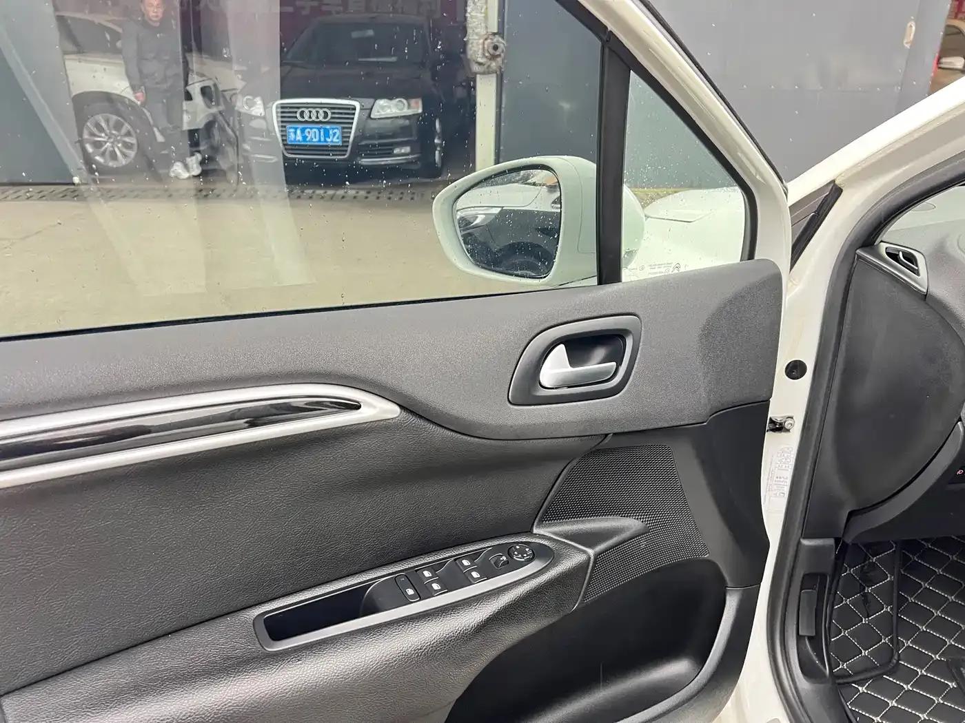 Citroën C4L 2015 1.8L Automatic Luxury Edition — миниатюра 6