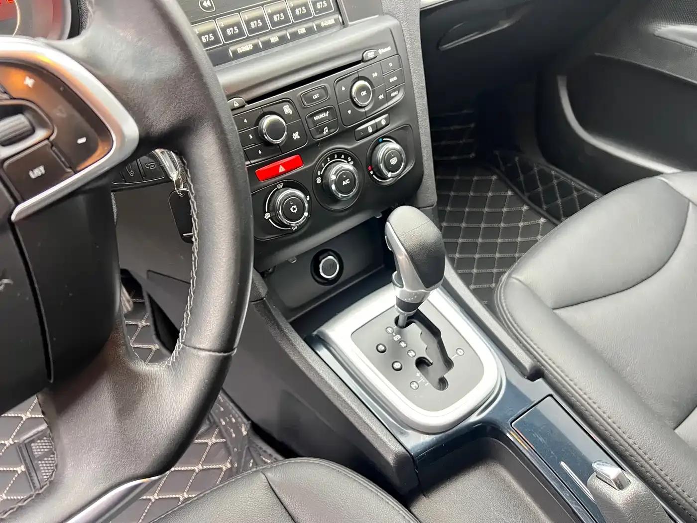 Citroën C4L 2015 1.8L Automatic Luxury Edition — миниатюра 8