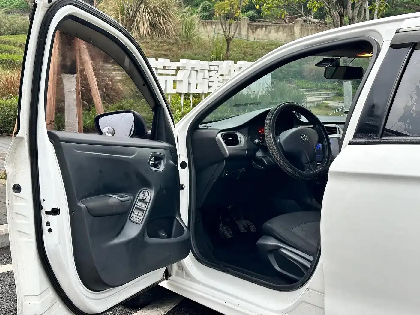 2016 Citroën Elysee 1.6L Manual Fashion Edition — миниатюра 15