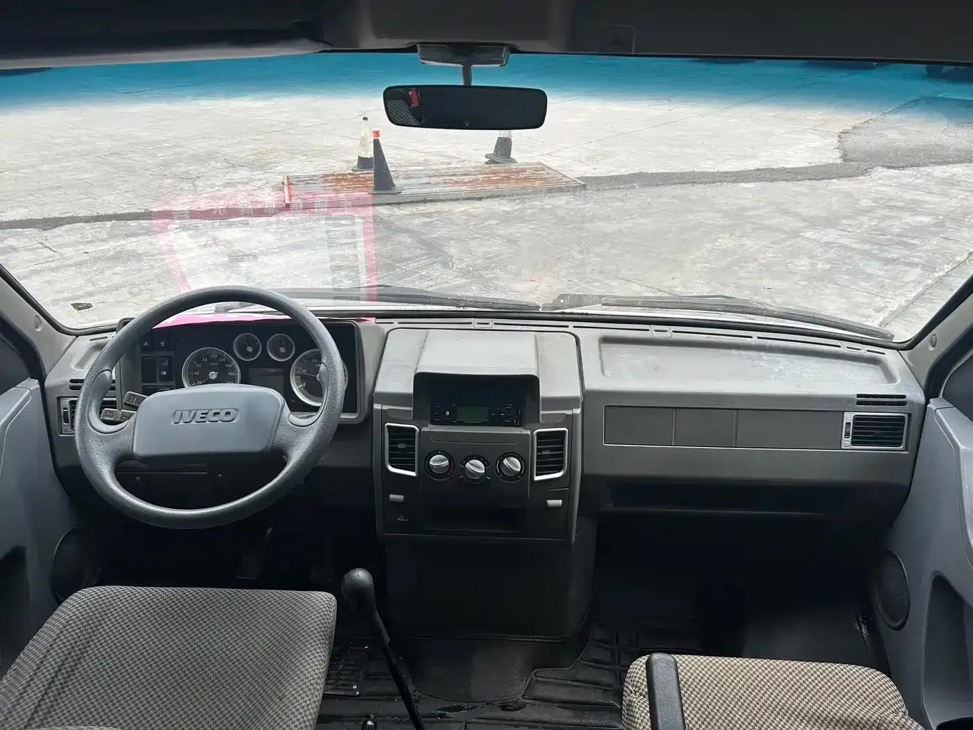 Iveco DeYi 2014 Model 2.5T-A35 NJ6485AC47Z4 — миниатюра 6