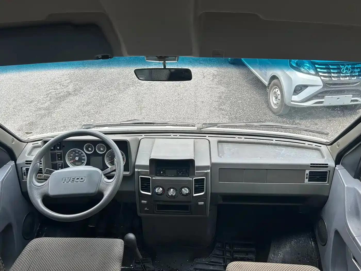 Iveco DeYi 2014 Model 2.5T-A35 NJ6485AC47Z4 — миниатюра 7