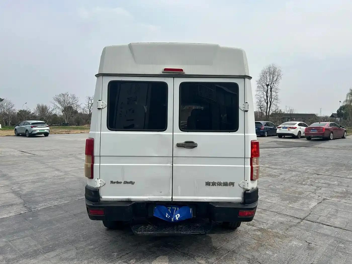 Iveco DeYi 2014 Model 2.5T-A35 NJ6485AC47Z4 — миниатюра 8