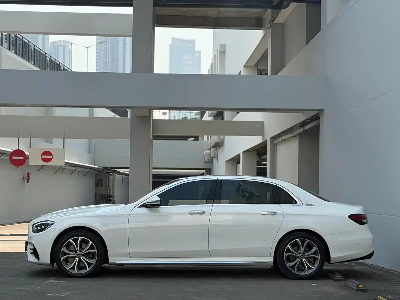 Mercedes-Benz E-Class 2022 E 300 L Sport Luxury — миниатюра 7