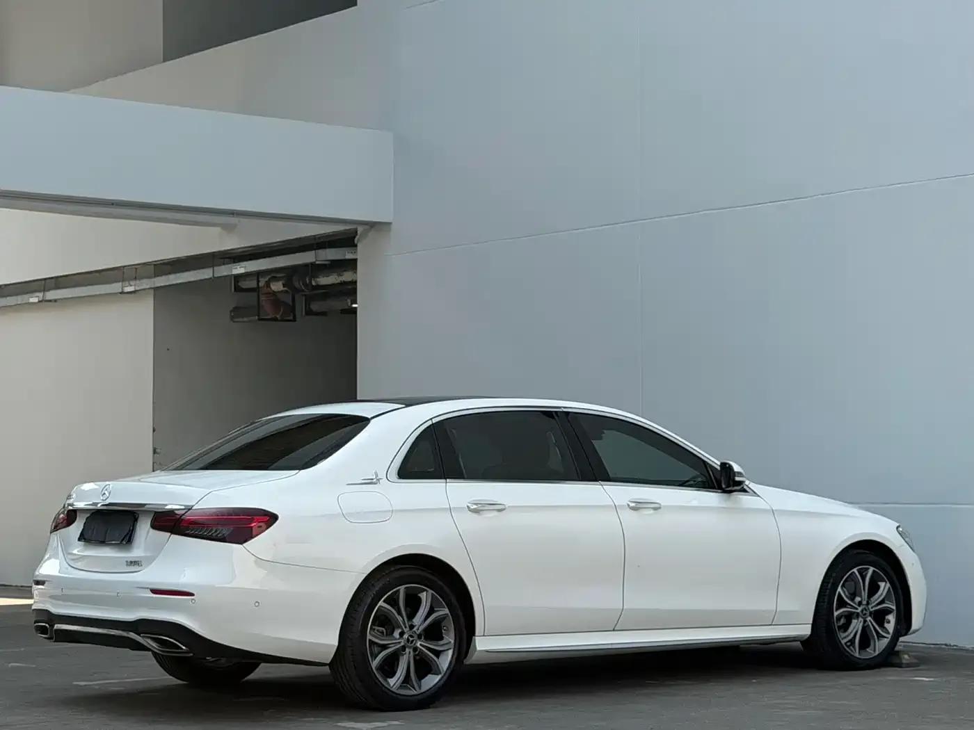 Mercedes-Benz E-Class 2022 E 300 L Sport Luxury — миниатюра 10