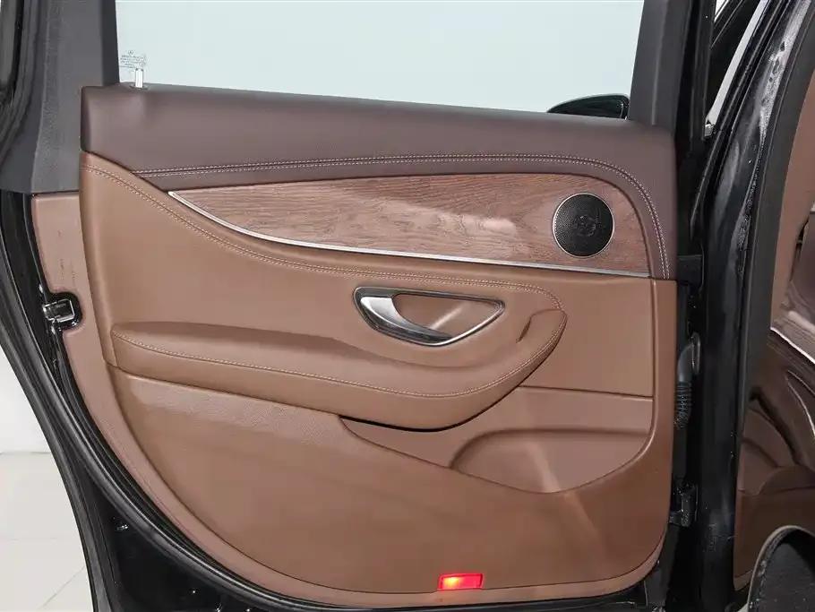Mercedes-Benz E-Class 2023 Facelift E 300 L Fashion Model — миниатюра 32