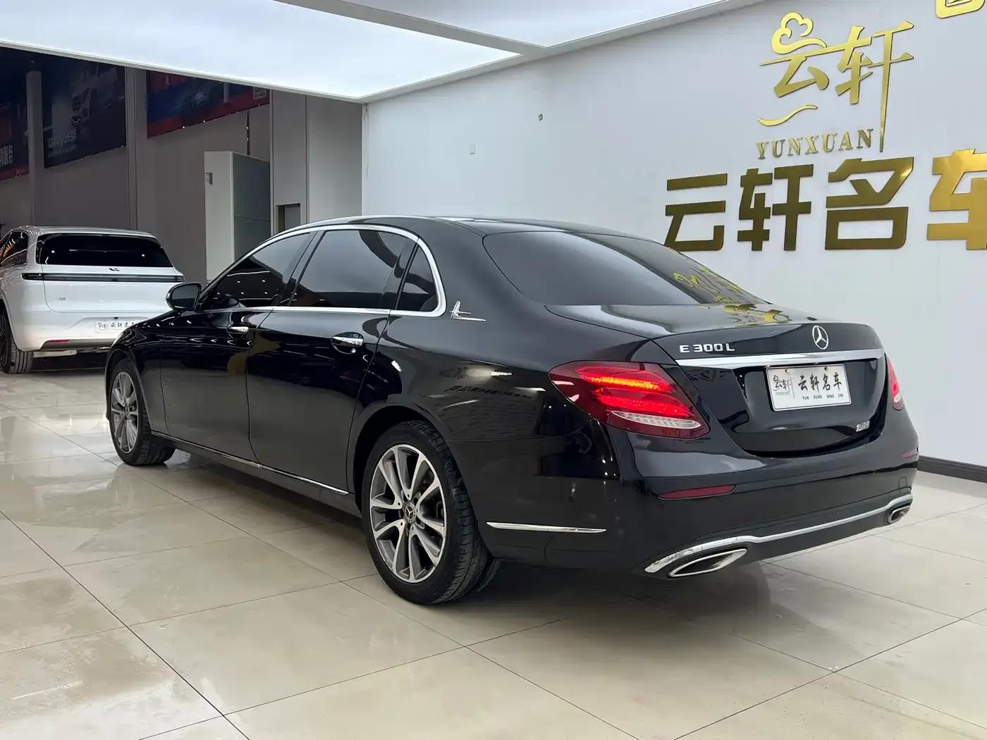 2017 Mercedes-Benz E-Class E 300 L Luxury — миниатюра 22