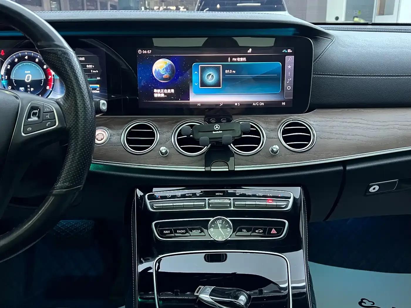 2017 Mercedes-Benz E-Class E 300 L Luxury — миниатюра 6