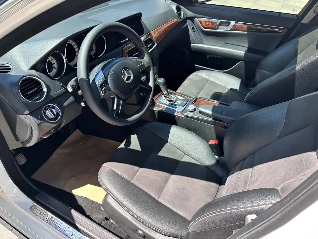 Mercedes-Benz C-Class 2013 C 260 CGI Fashion Model — миниатюра 7