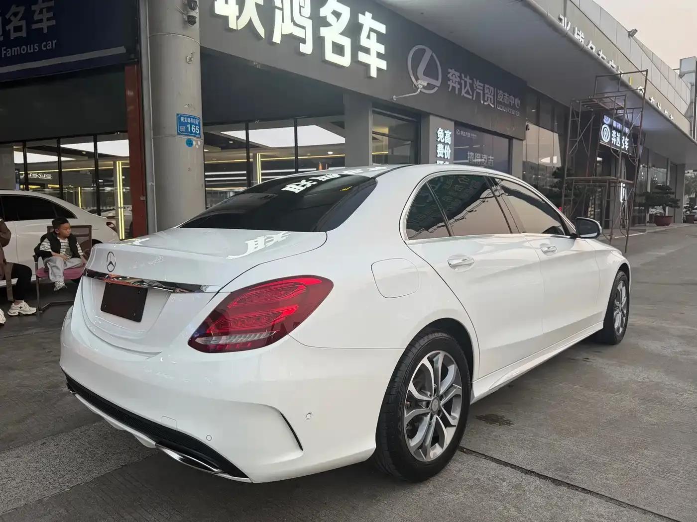 2016 Mercedes-Benz C-Class C 180 L Sport — миниатюра 11