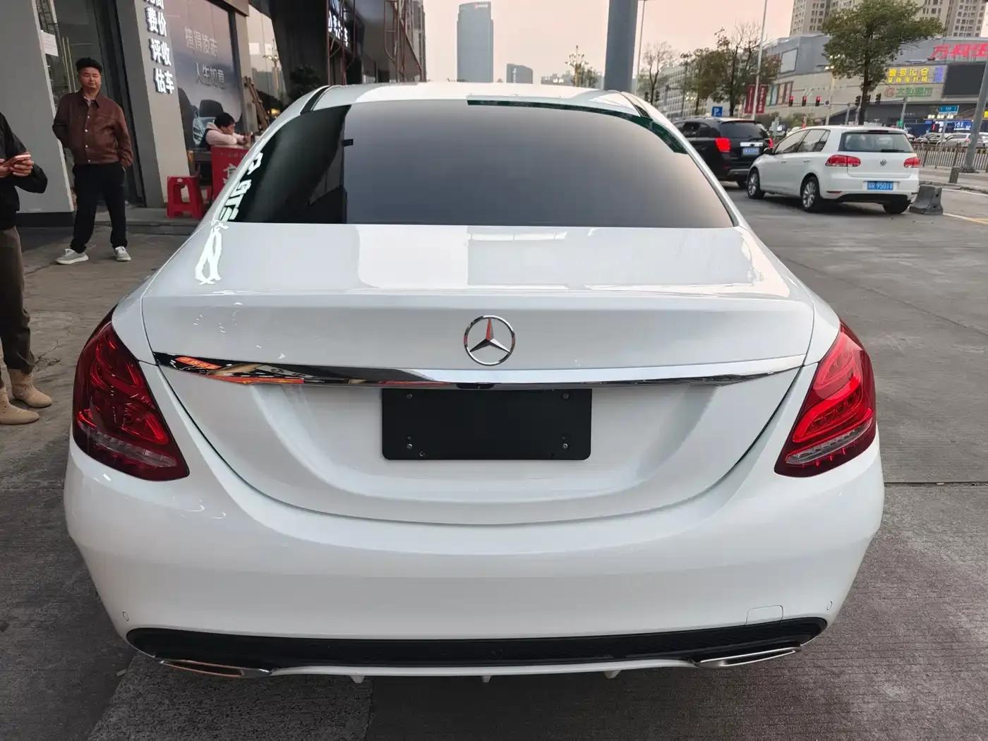 2016 Mercedes-Benz C-Class C 180 L Sport — миниатюра 13