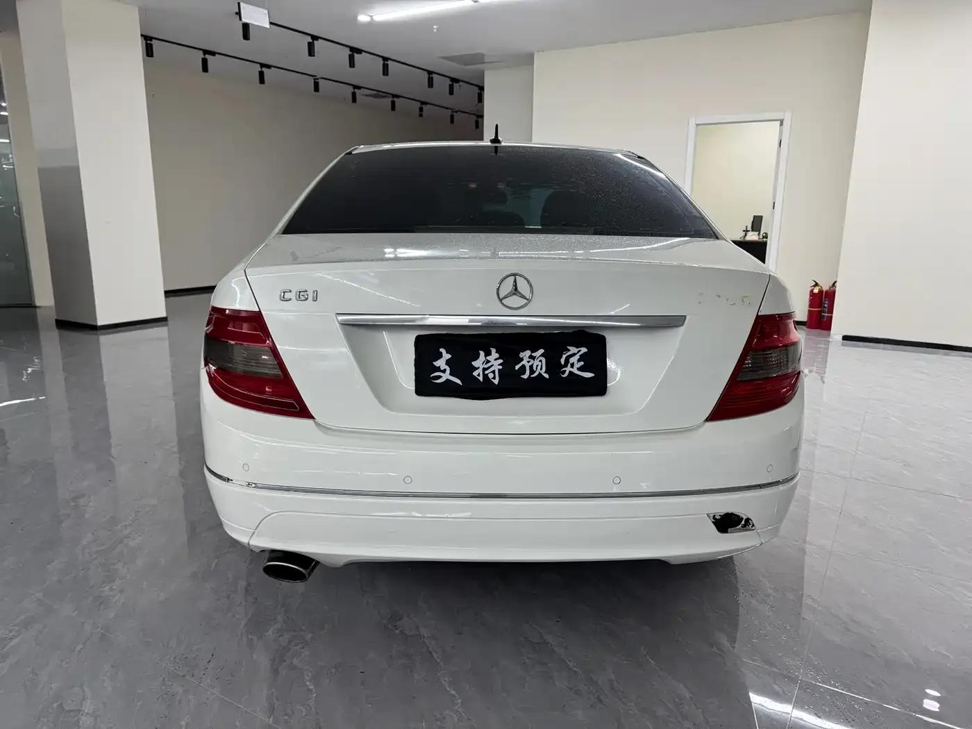 Mercedes-Benz C-Class 2011 C 200 CGI Fashion Model — миниатюра 5