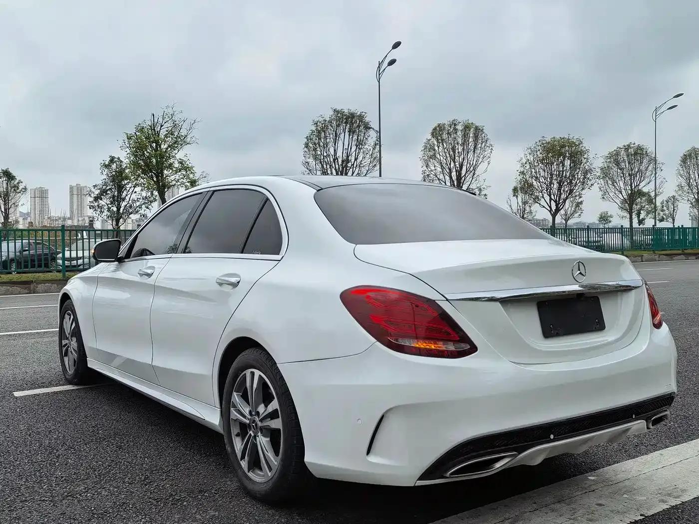 2015 Mercedes-Benz C-Class C 200 L Sport — миниатюра 11