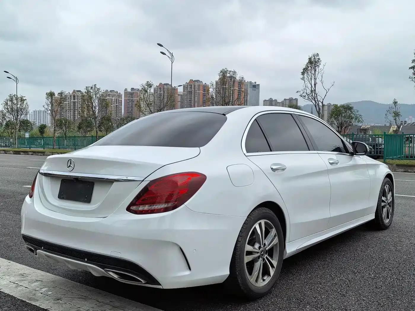 2015 Mercedes-Benz C-Class C 200 L Sport — миниатюра 13