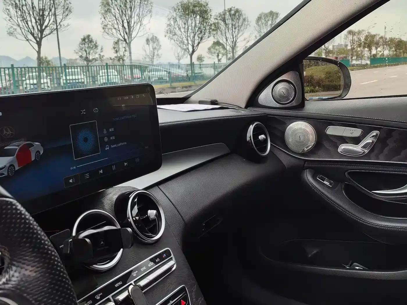 2015 Mercedes-Benz C-Class C 200 L Sport — миниатюра 17