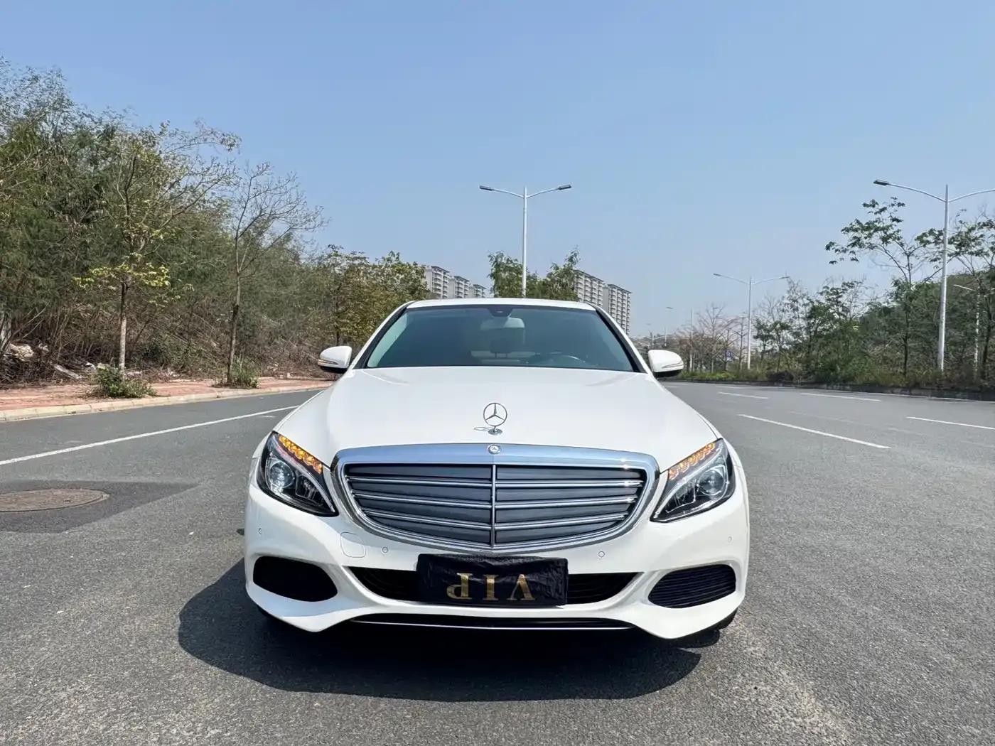 2017 Mercedes-Benz C-Class C 180 L — миниатюра 3