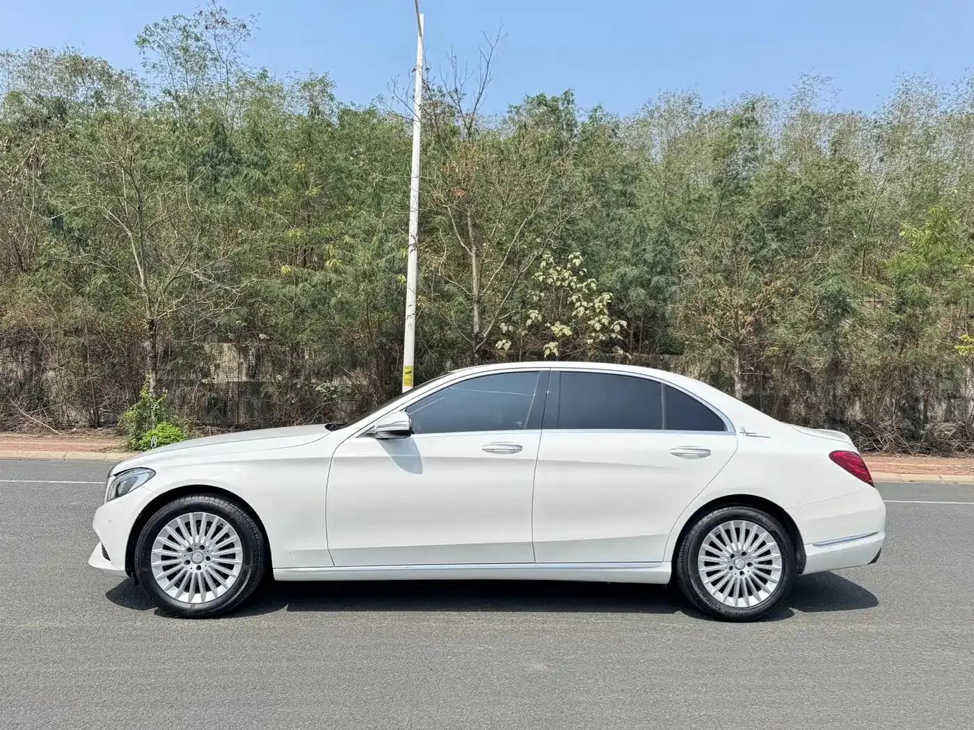 2017 Mercedes-Benz C-Class C 180 L — миниатюра 5