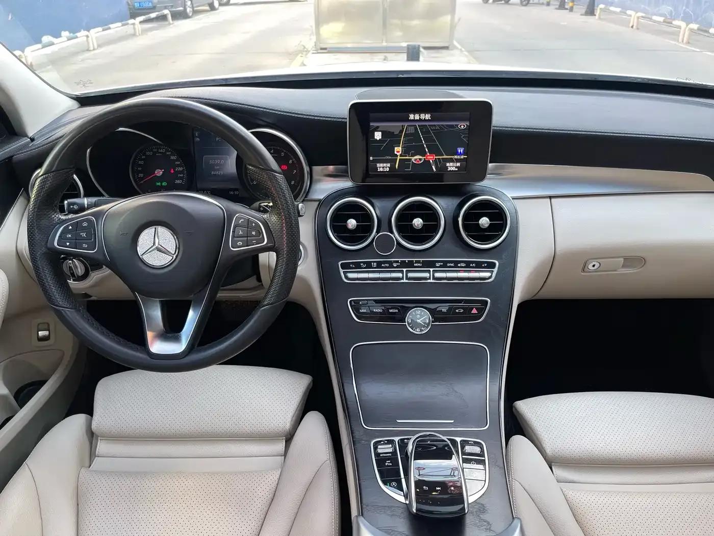 2017 Mercedes-Benz C-Class C 200 L 4MATIC Sport Edition — миниатюра 13