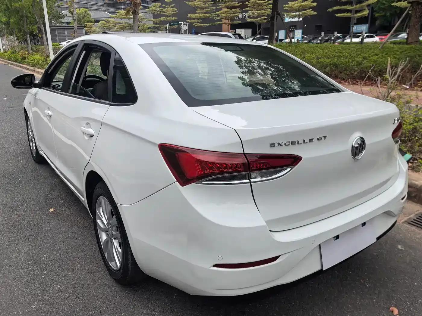 Buick Excelle 2021 Classic 1.5L Automatic Elite — миниатюра 6