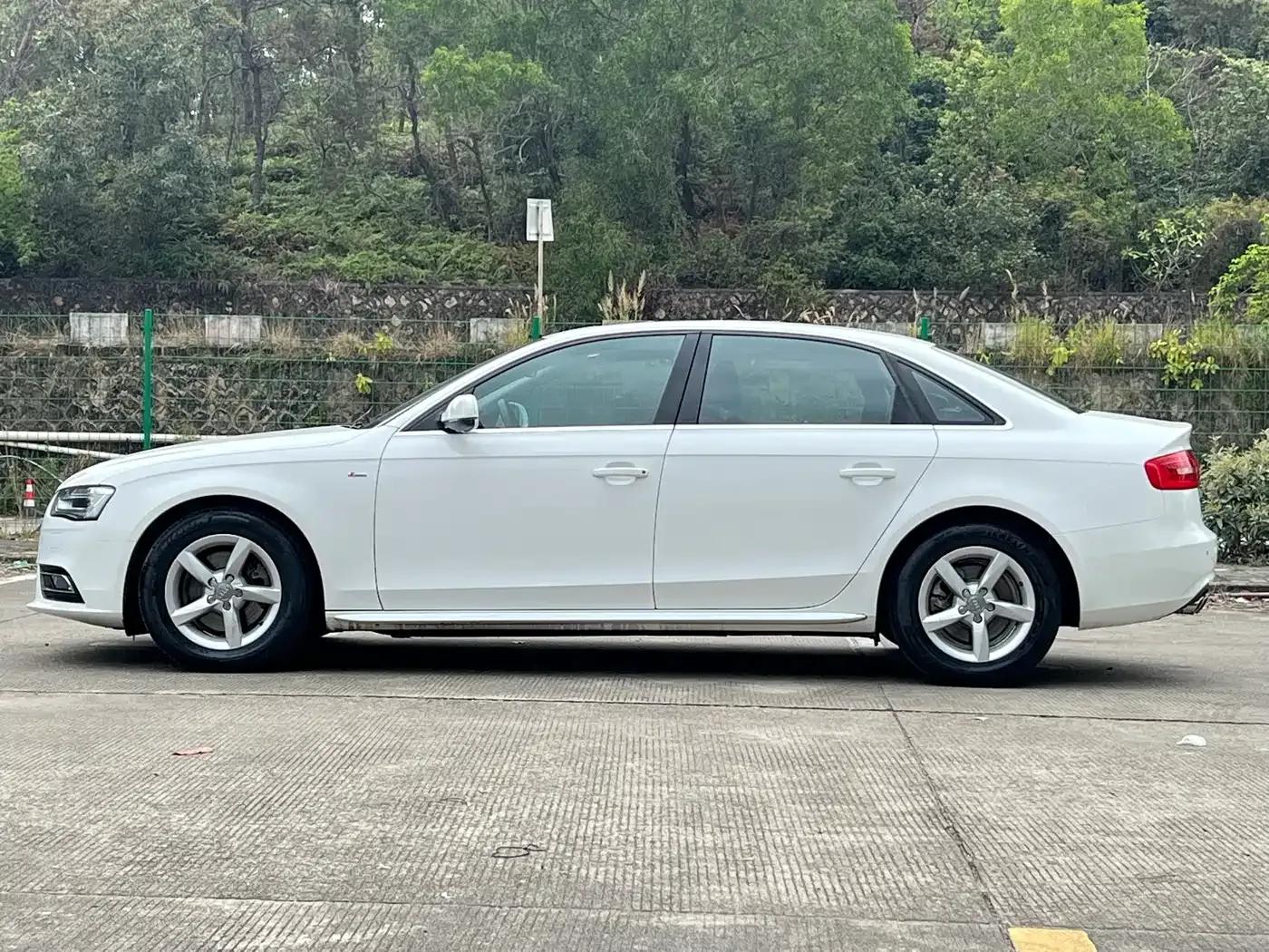 Audi A4L 2013 35 TFSI Automatic Standard Edition — миниатюра 4
