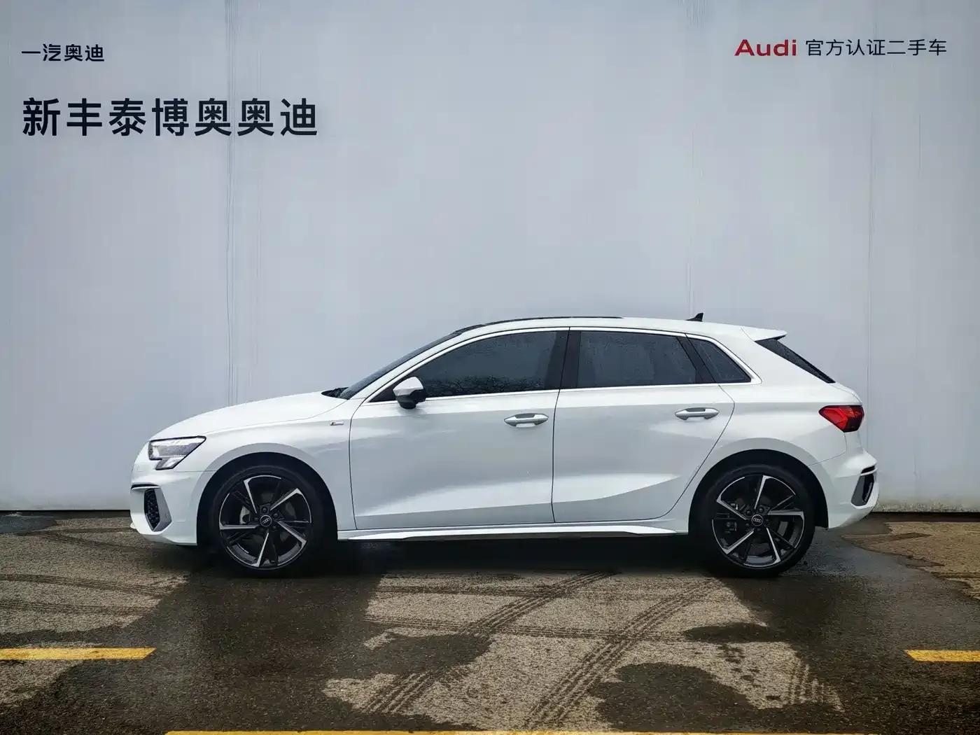 Audi A3 2023 Sportback 35 TFSI Fashion Sport — миниатюра 3