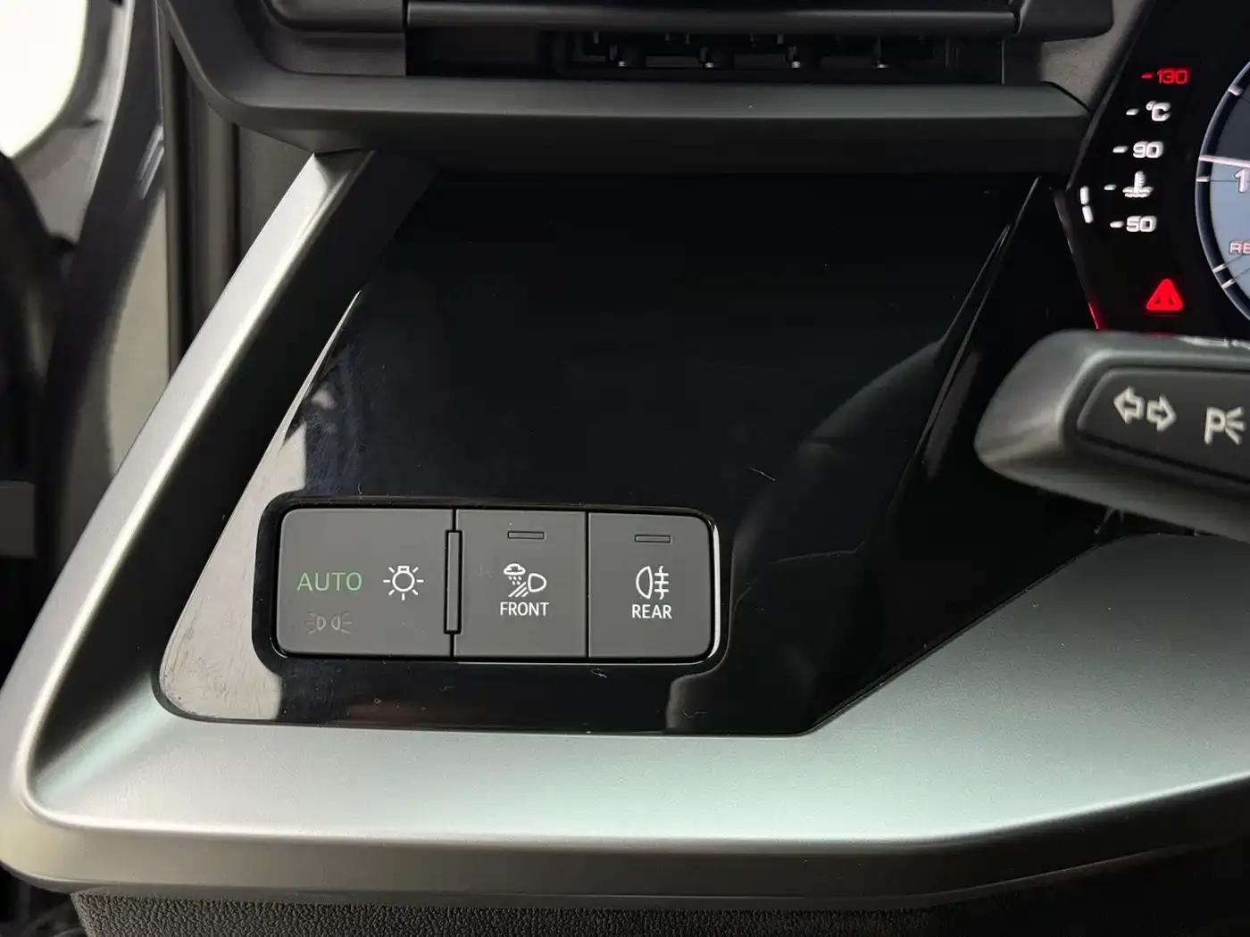 Audi A3 2021 Sportback 35 TFSI Progressive Elegance — миниатюра 16