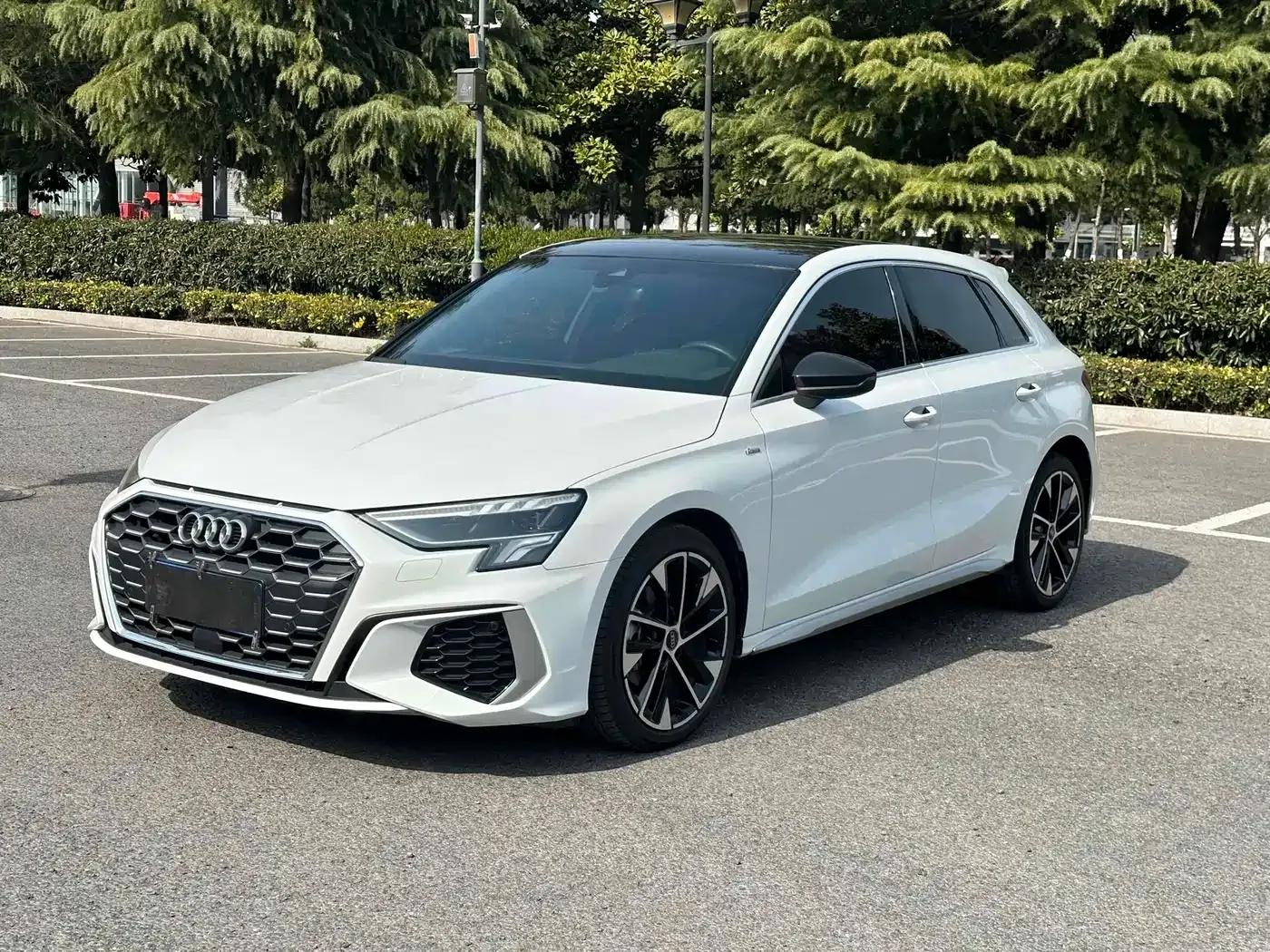 Audi A3 2022 Sportback 35 TFSI Fashion Sport — миниатюра 1