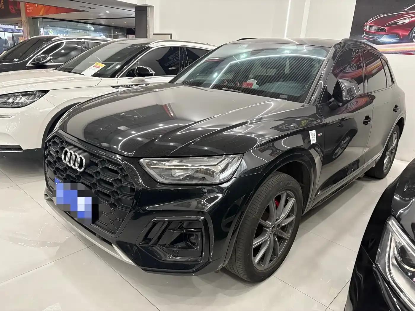 Audi Q5L 2022 40T RS Package Sport Edition — миниатюра 1