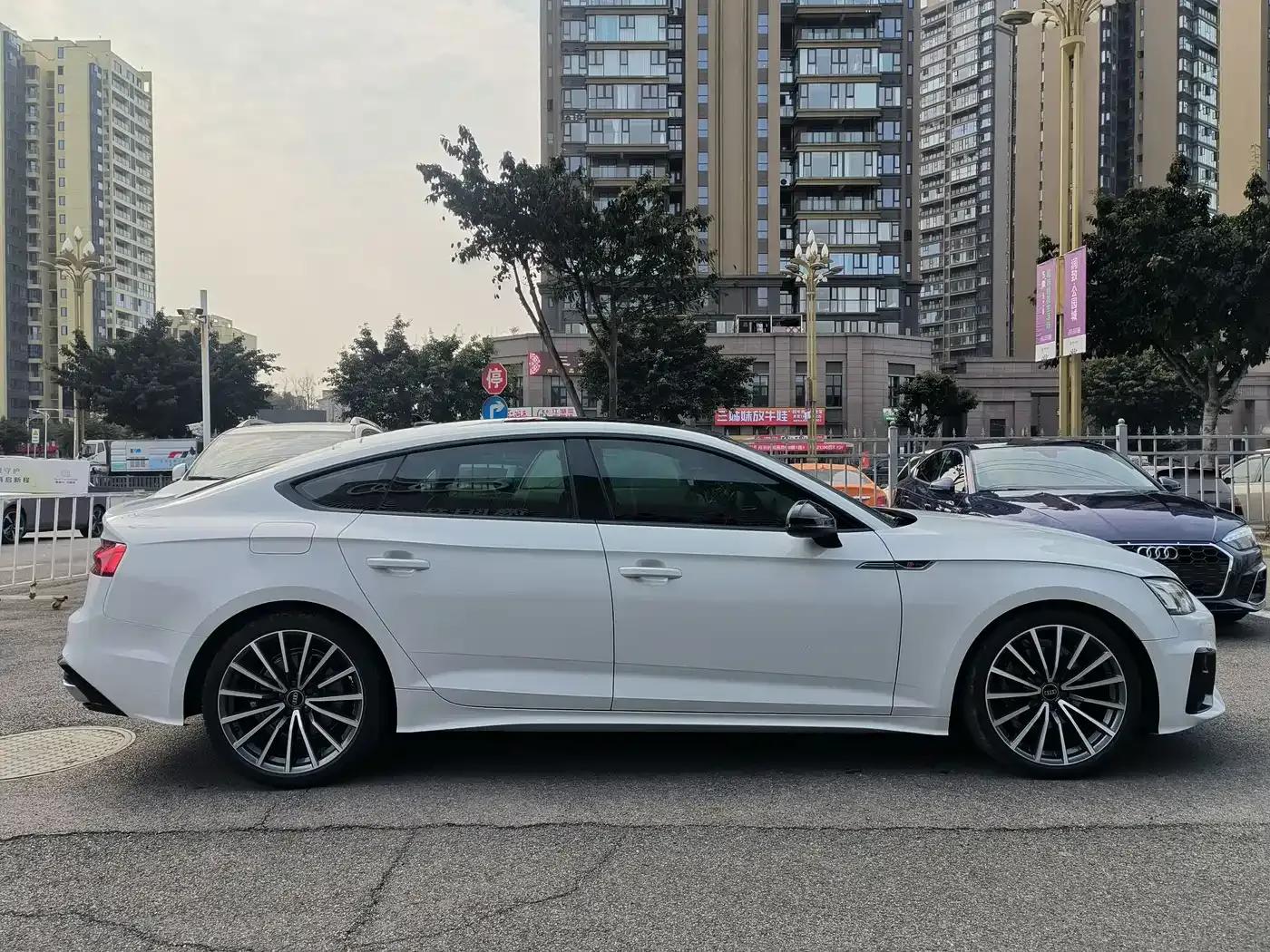 Audi A5 (Imported) 2024 Sportback 40 TFSI quattro Luxury Dynamic — миниатюра 3