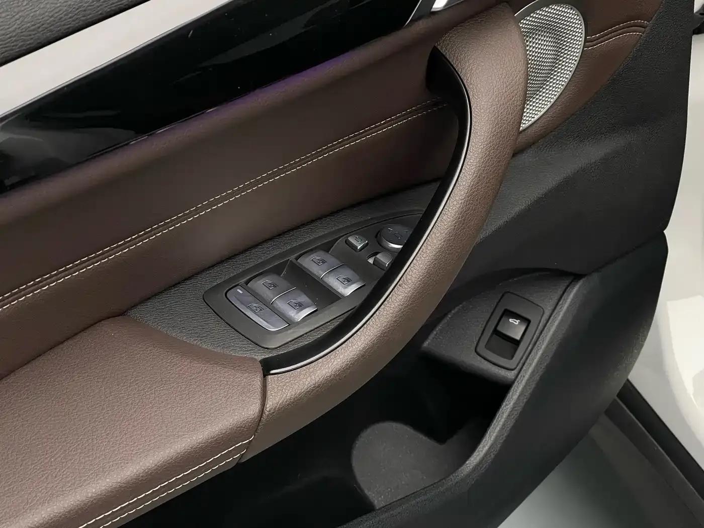 BMW X1 2021 sDrive25Li Leading Edition — миниатюра 13
