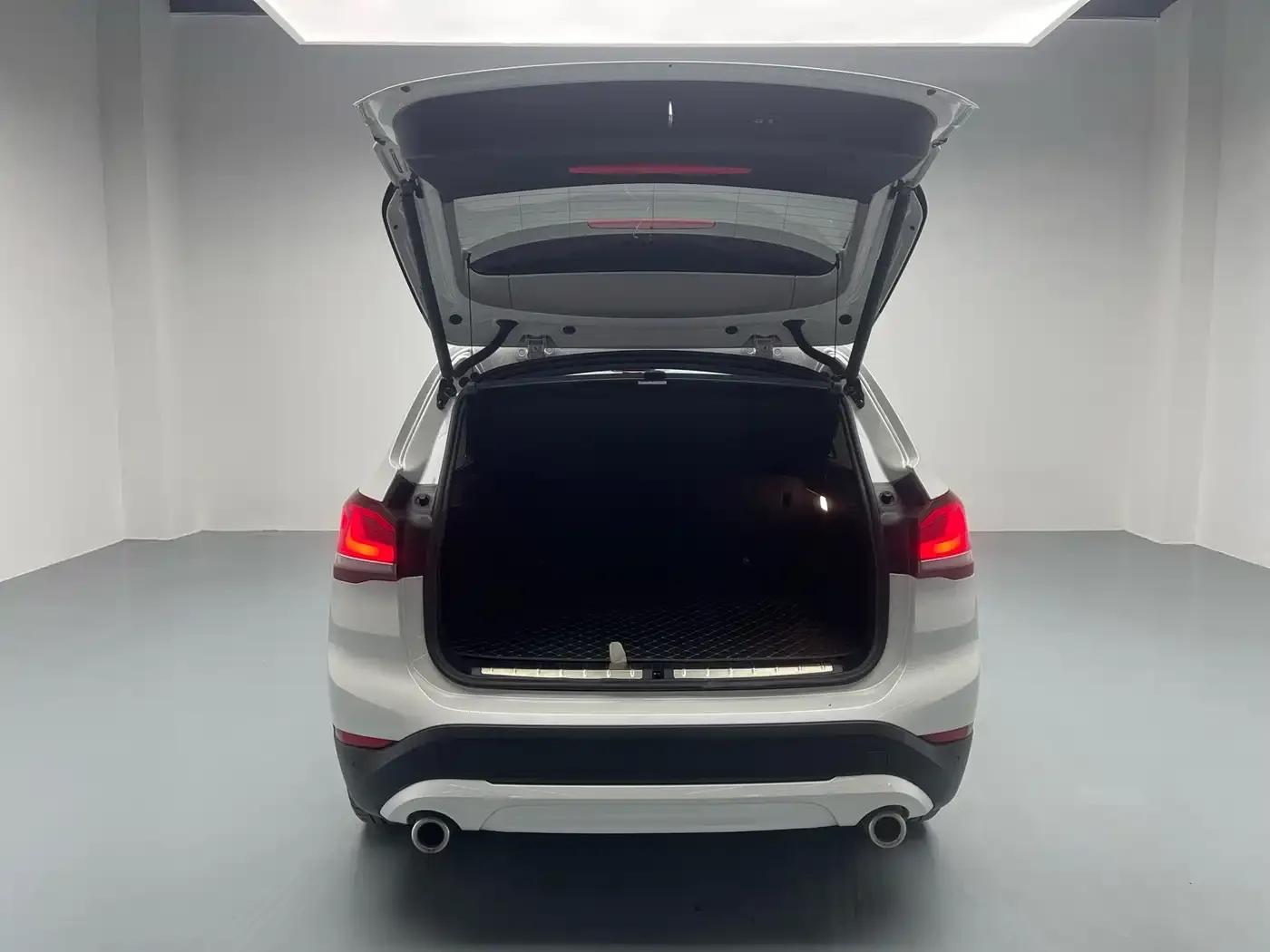 BMW X1 2021 sDrive25Li Leading Edition — миниатюра 21