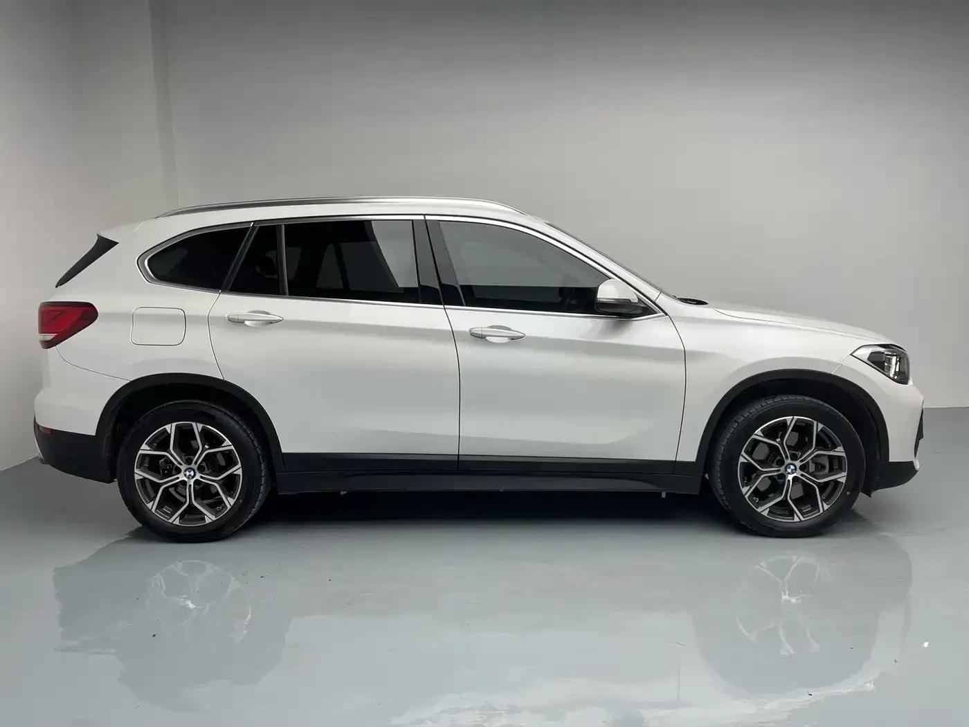 BMW X1 2021 sDrive25Li Leading Edition — миниатюра 4