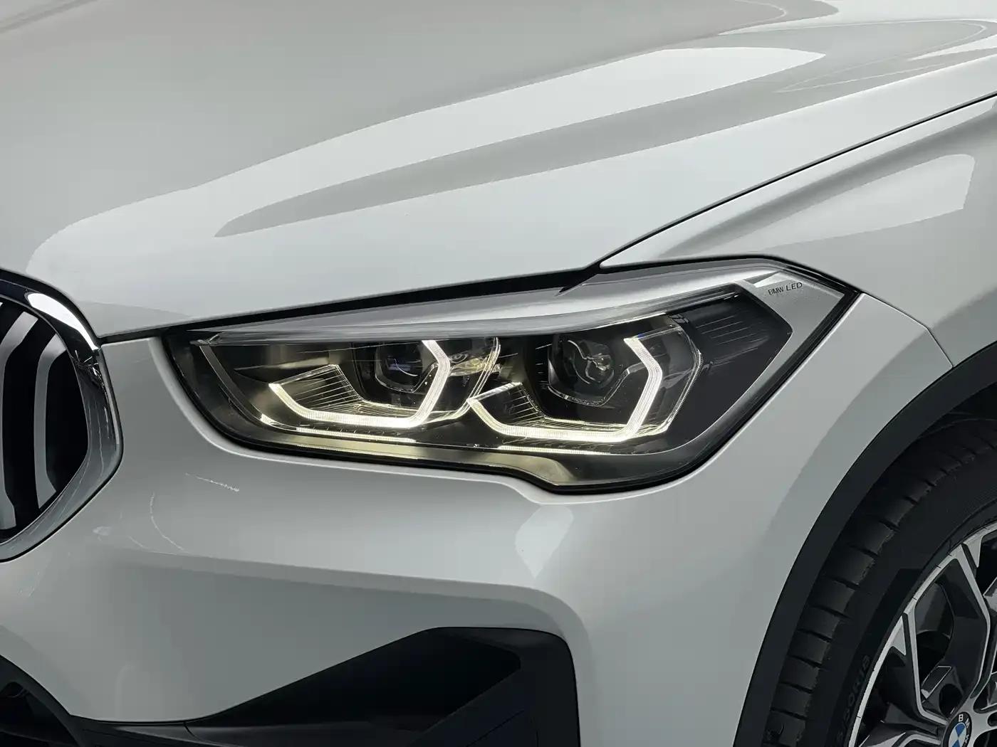 BMW X1 2021 sDrive25Li Leading Edition — миниатюра 6