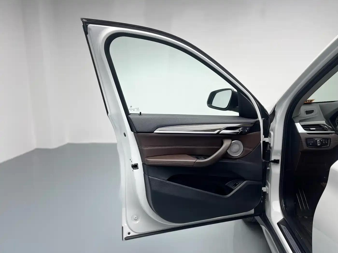 BMW X1 2022 xDrive25Li Premium — миниатюра 19