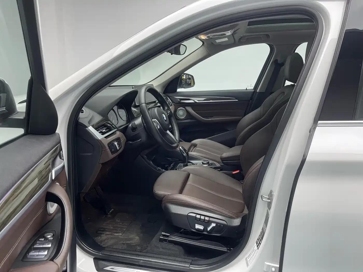 BMW X1 2022 xDrive25Li Premium — миниатюра 23