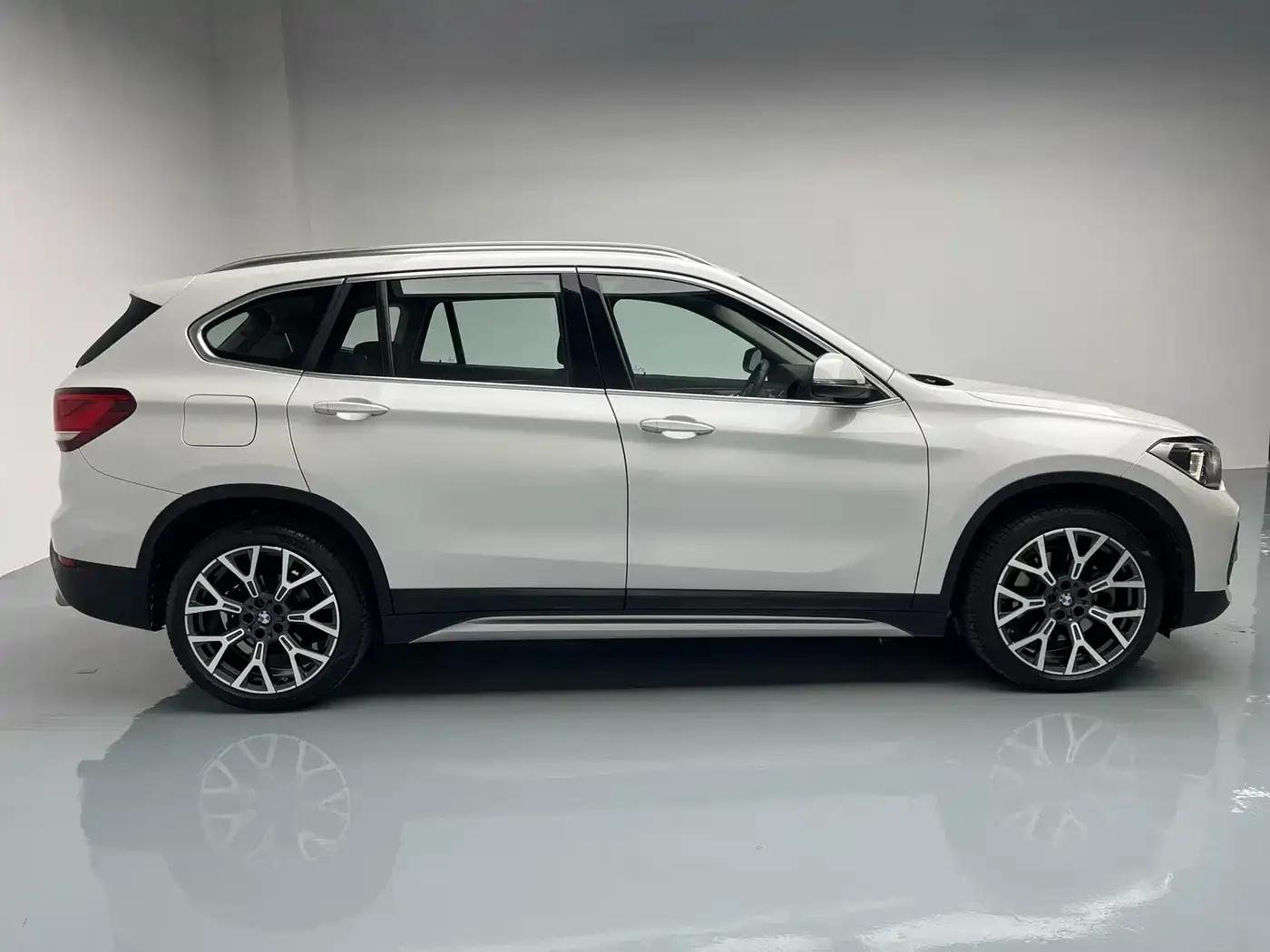 BMW X1 2022 xDrive25Li Premium — миниатюра 4